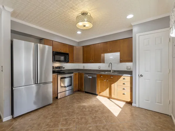 200 Royal Oaks Blvd APT A1, Franklin, TN 37067