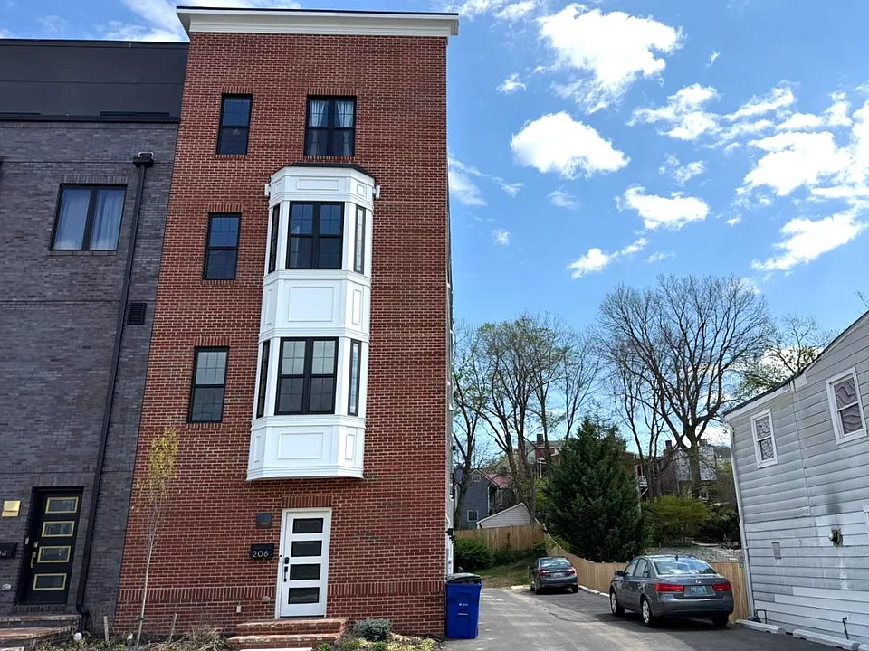 206 Broadway St