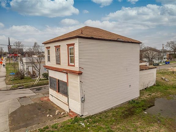 4th image of 1016 E Brambleton Ave