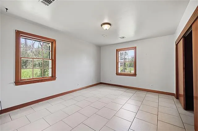 301 N Ellzey St — Photo 17