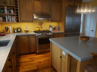 85 Melbourne St, Portsmouth, NH 03801