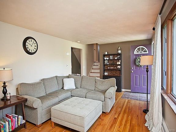 2nd image of 4948 Camelot Dr