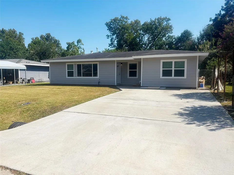 225 Sarlee Dr