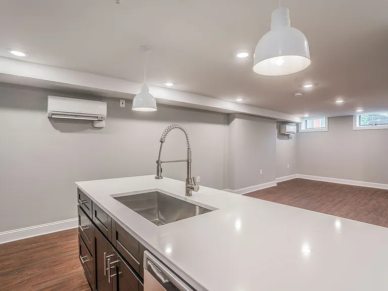 310 E Lanvale St — Photo 14
