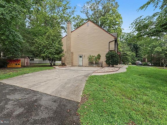 3rd image of 1228 Aquia Dr