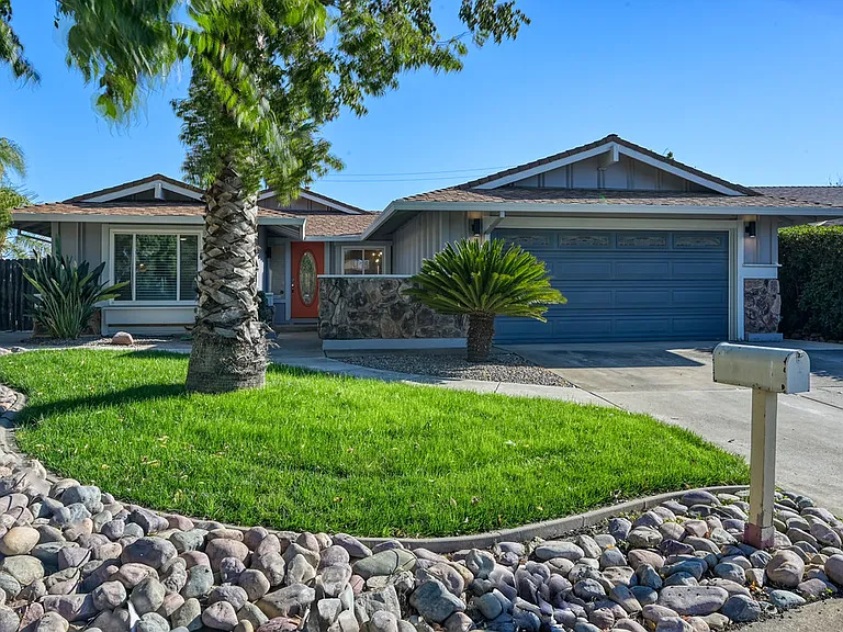 3425 Corbin Way — Photo 40