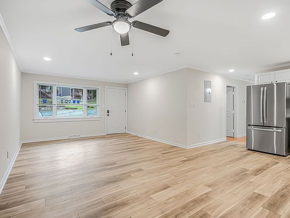 4th image of 221 Howell St Unit 200A