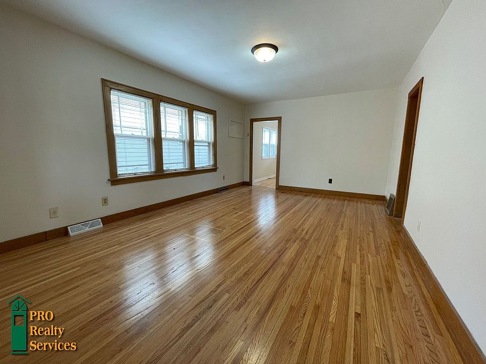 1st image of 3959 Emerson Ave N