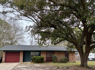 2512 Parkdale Cir, Gautier, MS 39553