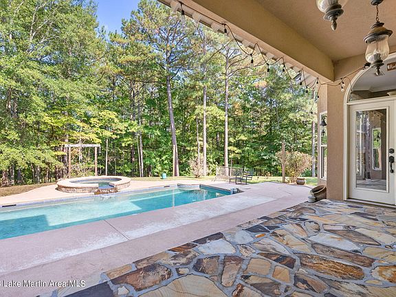 5th image of 193 Prestwick Dr