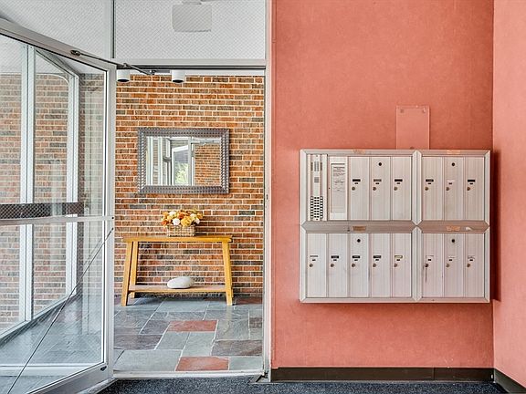 5th image of 231 Coolidge Ave APT 410
