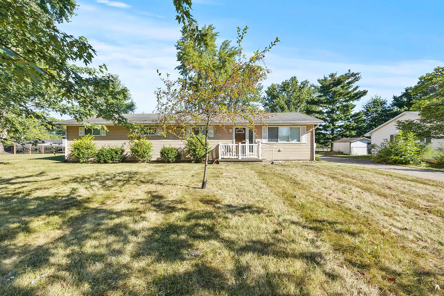 936 Van Kirk Dr photo 1