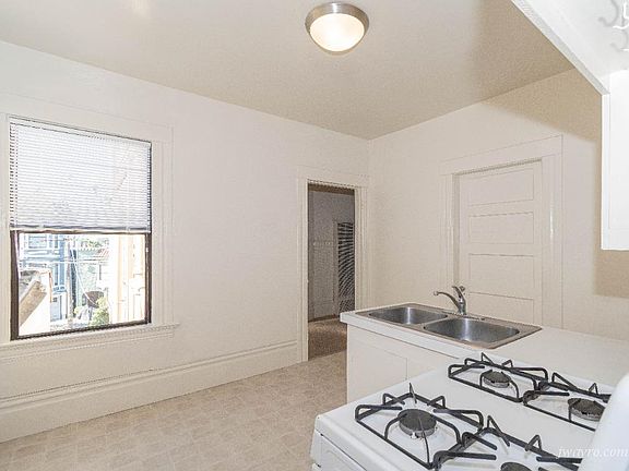 4th image of 426 10th Ave #426