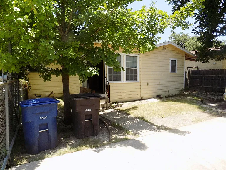 636 W Norwood Ct — Photo 17