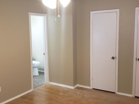 5th image of 1005 Westminster Ct