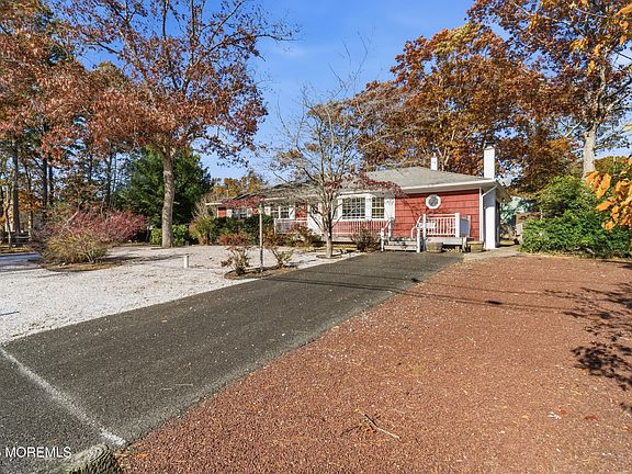 3rd image of 218 Holly Ave