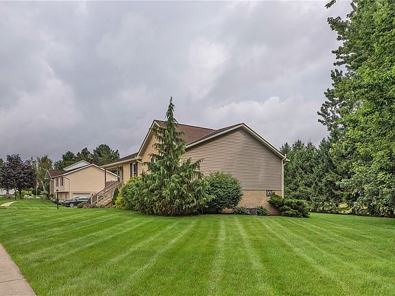 4th image of 4 Spencer Dr