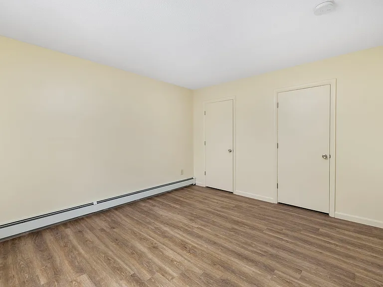 East Bay Apartments — Photo 45