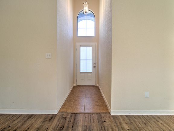 4th image of 10333 English Manor Dr