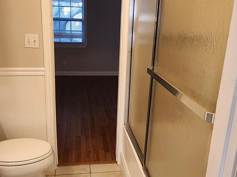 808 Howell Dr — Photo 18