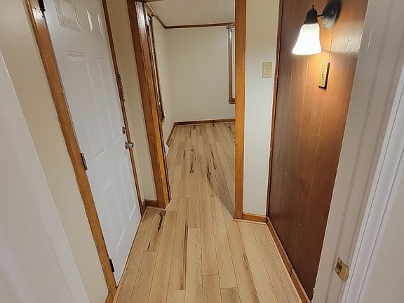 3rd image of 1535 Farland Ave