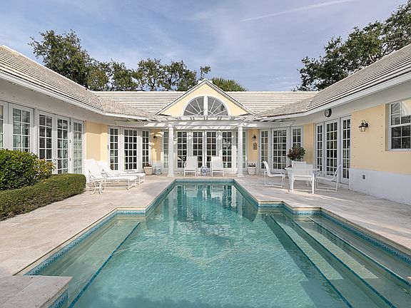 2nd image of 70 Paget Ct