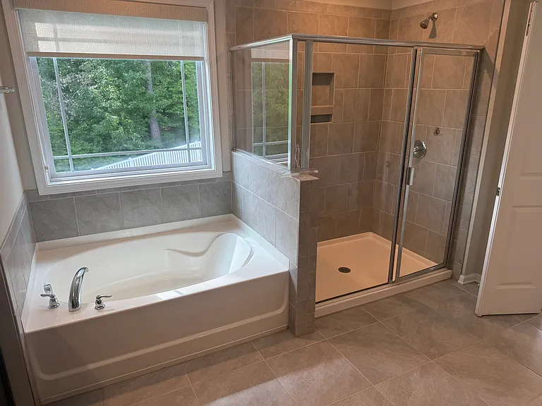 3931 Lake Breeze Dr — Photo 17