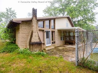 45 Pioneer Ln, Charleston, WV 25312
