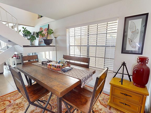 3rd image of 2031 W NOPAL Avenue W