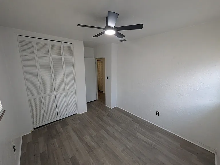 10981 Village Green Ave — Photo 20