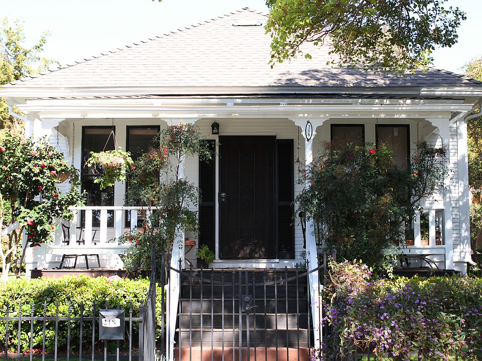 1st image of 218 S Clementine St