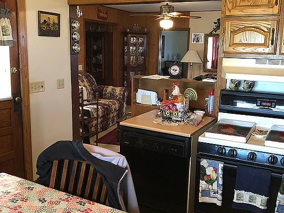 Kitchen 13.3' X 11.7'