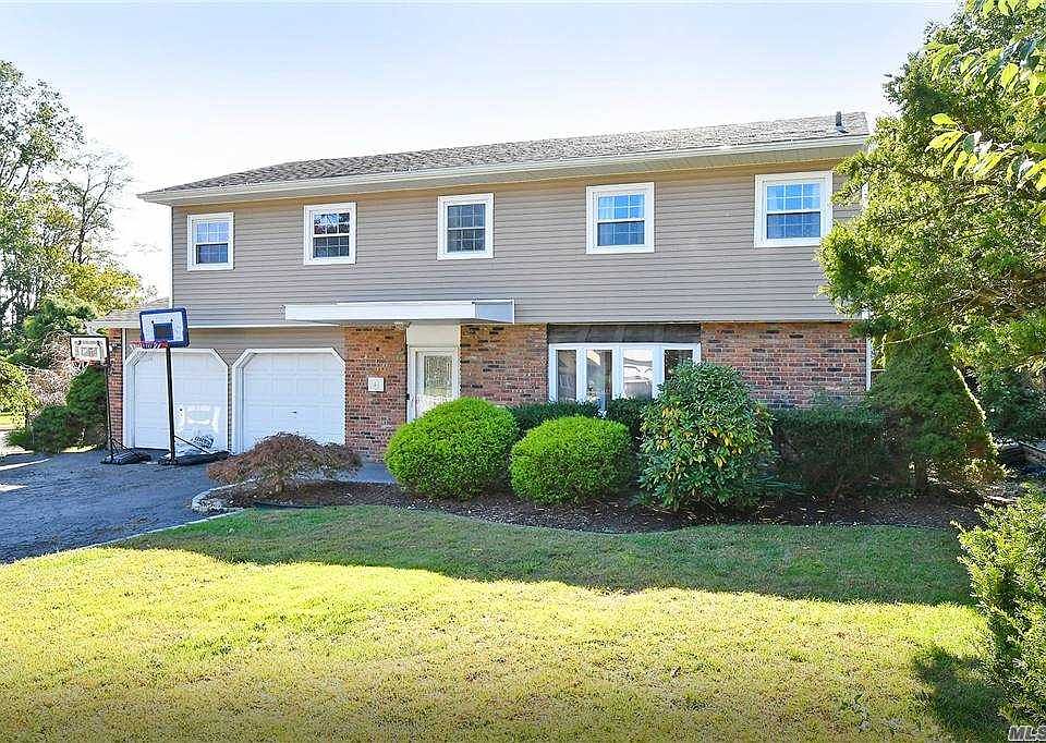 1st image of 2 Woodstock Dr