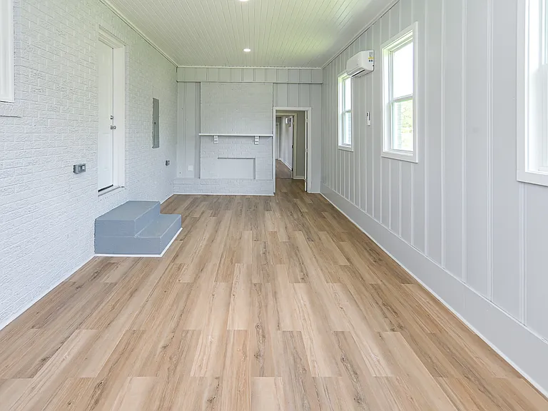 1304 Aston St — Photo 15