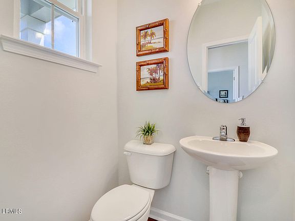 5th image of 35 Whispering Oaks Circle
