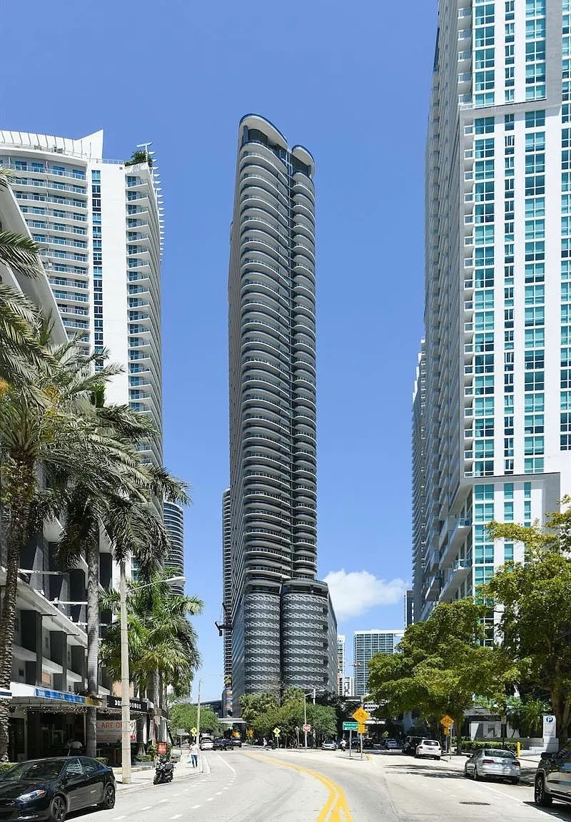 1 bed, 1.5 bath, 1087 sqft, $4,600 — Photo 3
