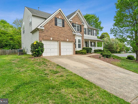 2nd image of 4 Scotland Cir