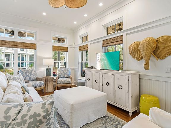 3rd image of 23 Winterberry Cir