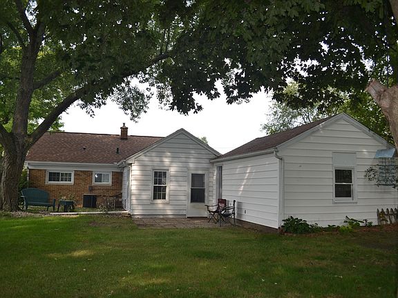 2nd image of 229 22nd St S