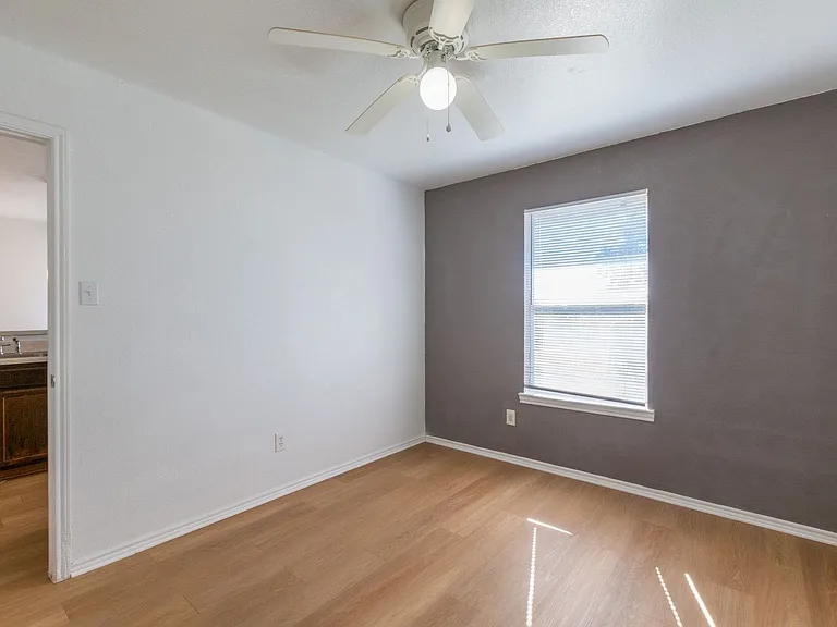 5904 Greengate Dr #D — Photo 17