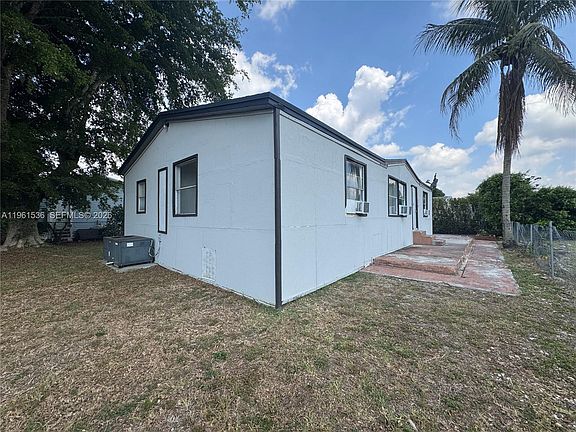 4th image of 19800 SW 180th Ave Lot 379