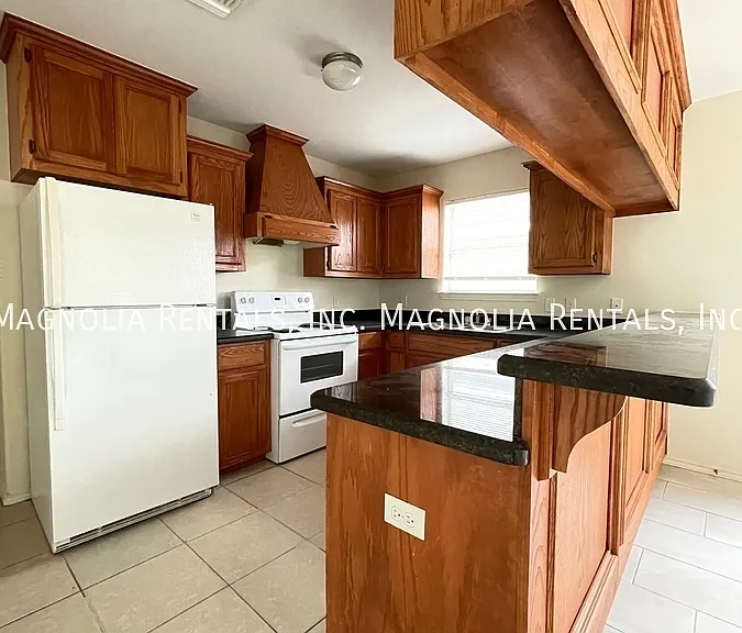 3705 S Fairmont Ave #A — Photo 22