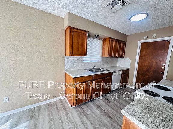 5th image of 862 Siskin Cir