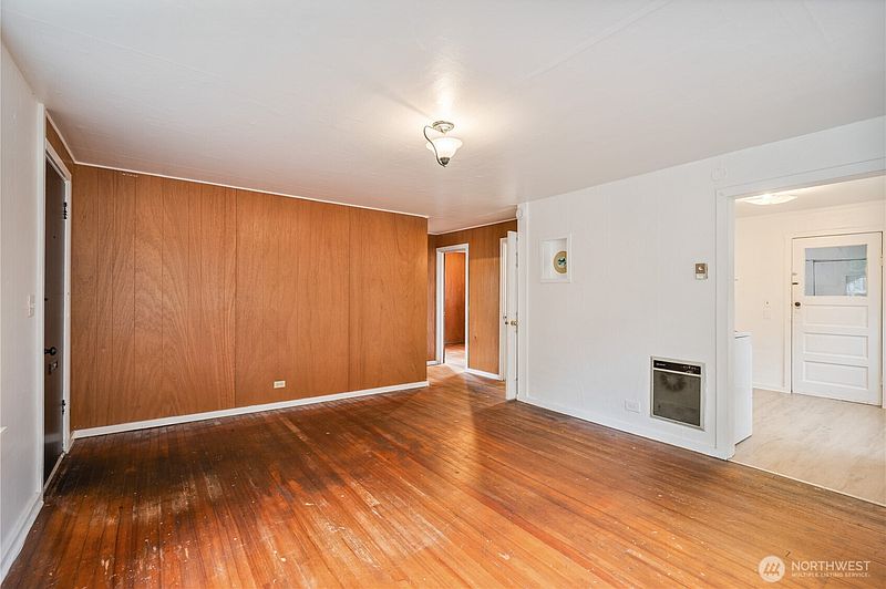 5th image of 1158 10th Avenue