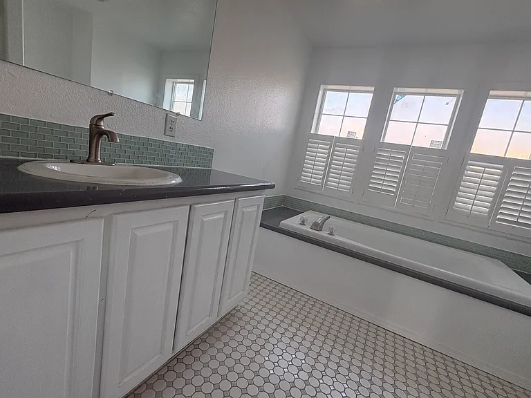10685 Spur St — Photo 13