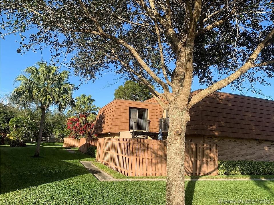 1st image of 2596 Lakeview Ct