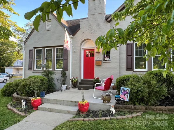 130 Arlington St, Forest City, NC 28043