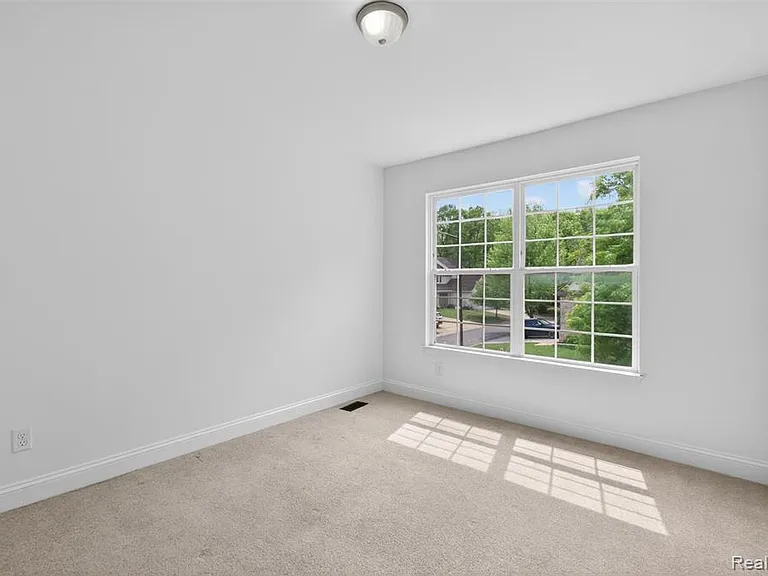 3457 Ashburnam Rd — Photo 28
