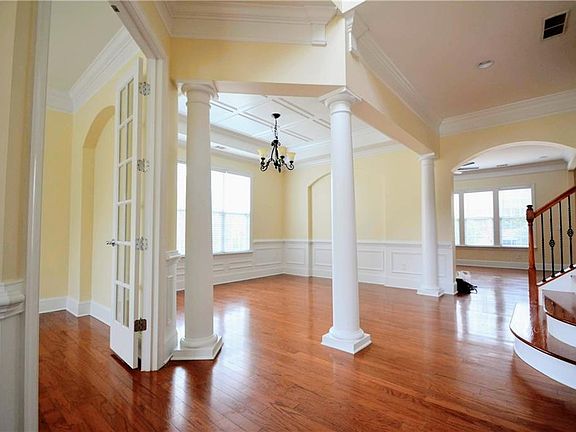 2nd image of 2214 Park Ave SE