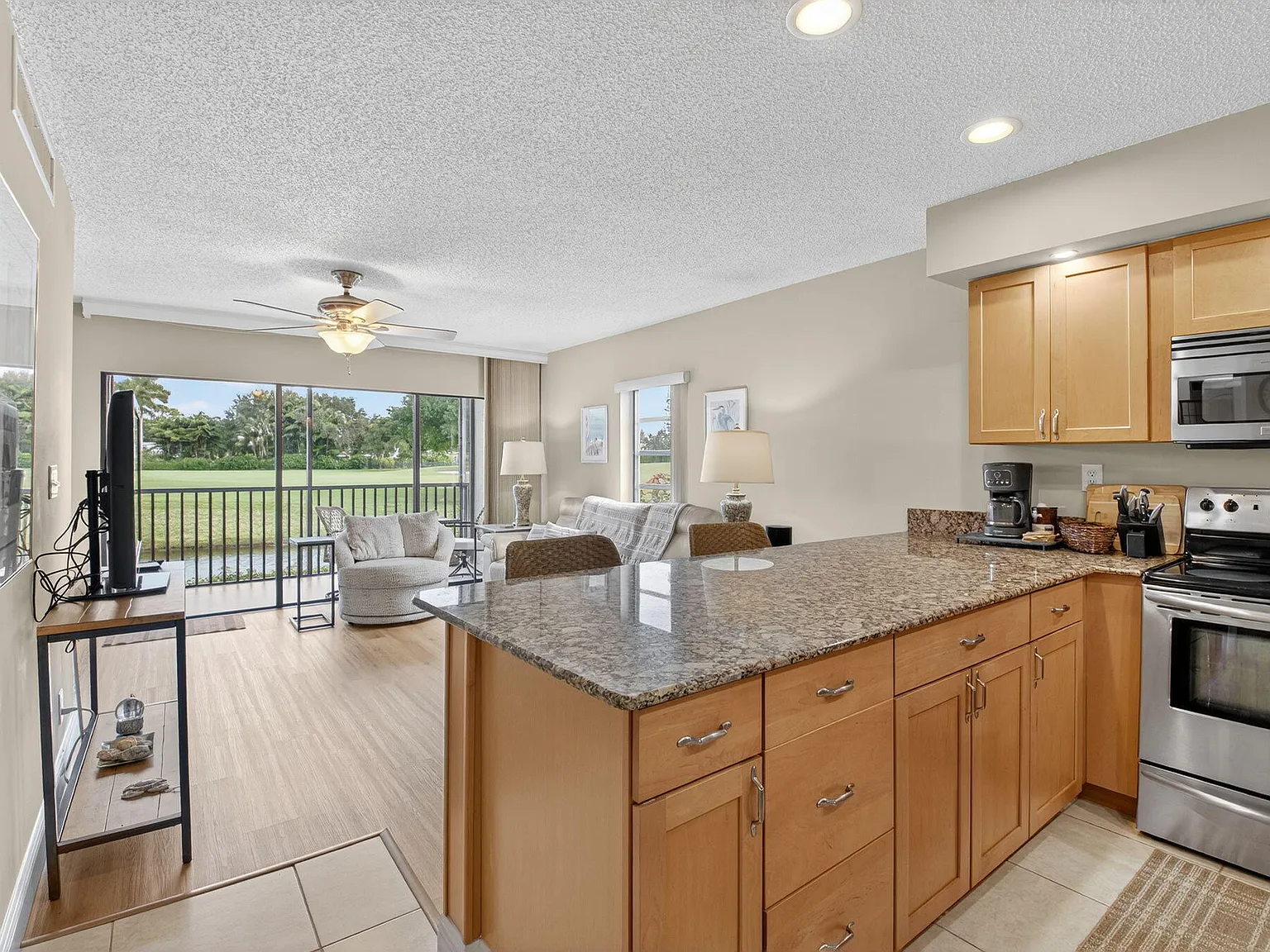 1 bed, 1.0 bath, 750 sqft, $2,600 — Photo 2